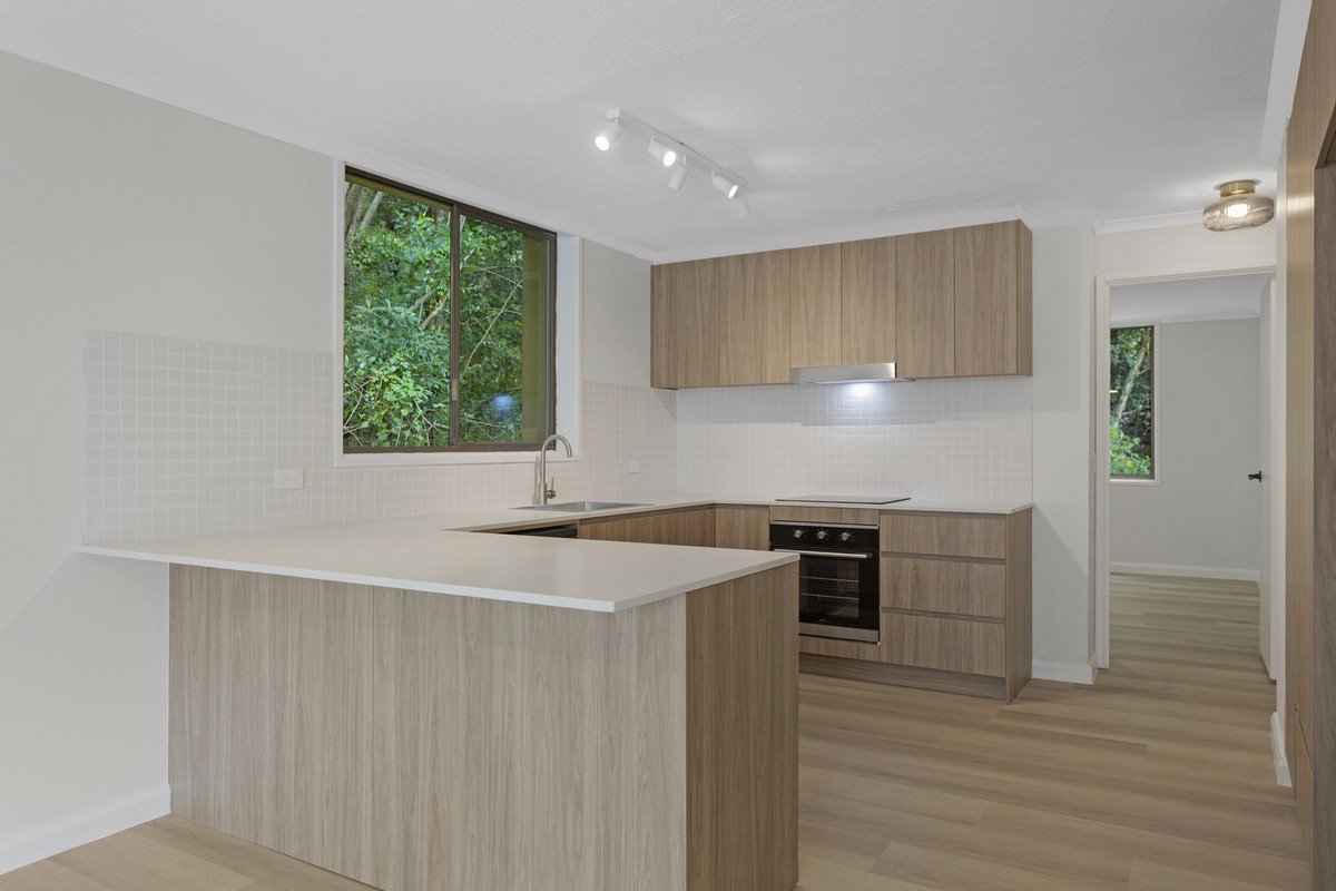 8/9 Weeumba Street Currumbin 4