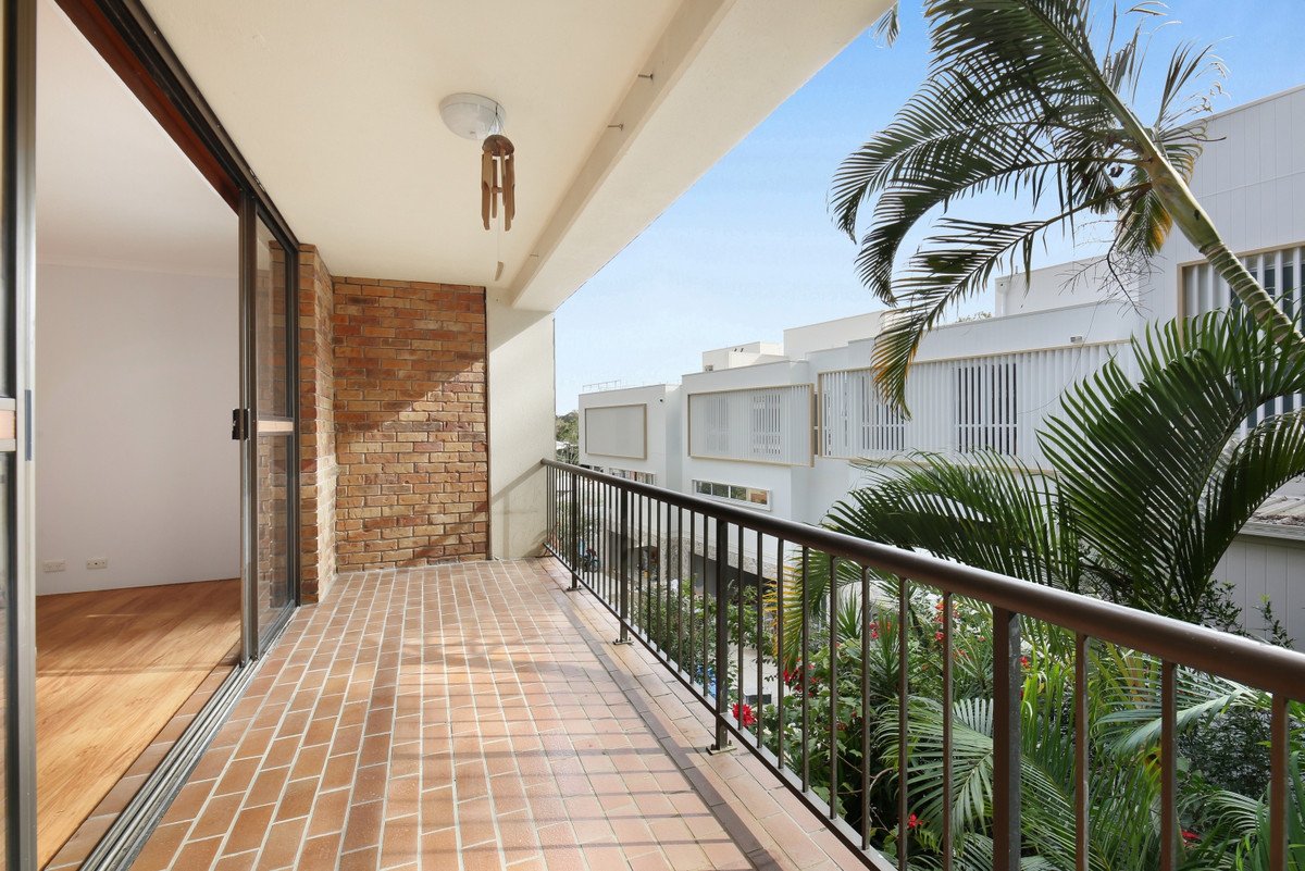 8/9 Weeumba Street Currumbin 3