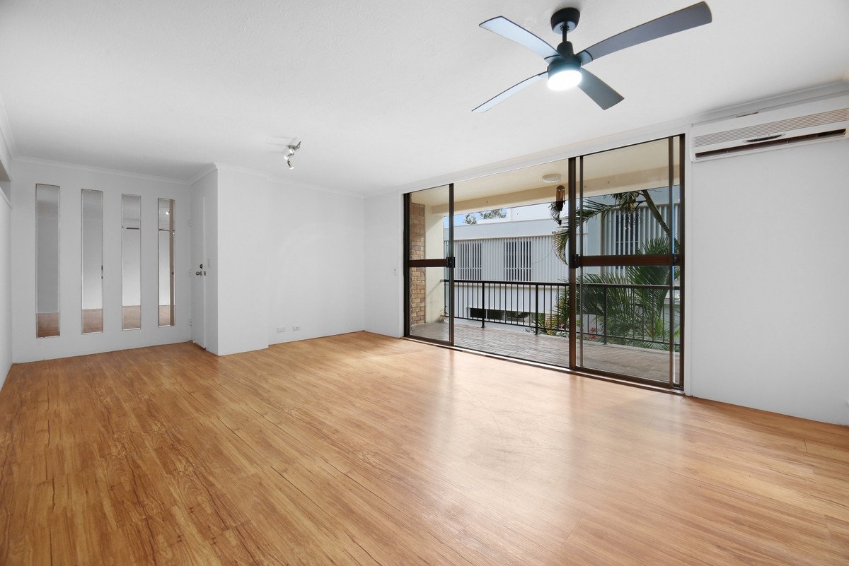 8/9 Weeumba Street Currumbin 6