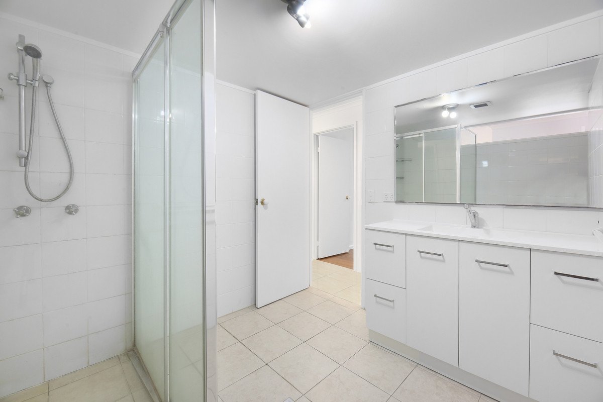 8/9 Weeumba Street Currumbin 16