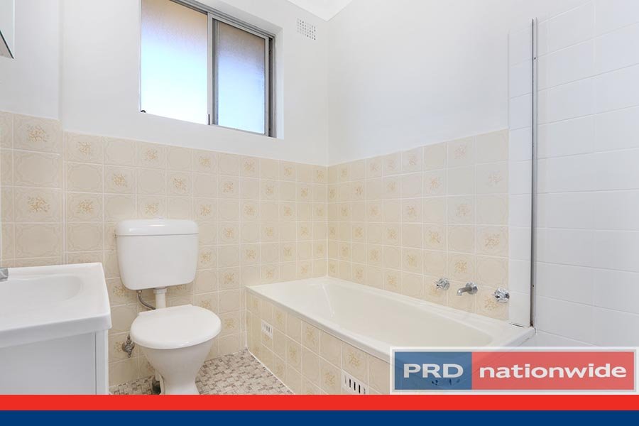8/90 Woniora Road HURSTVILLE 4