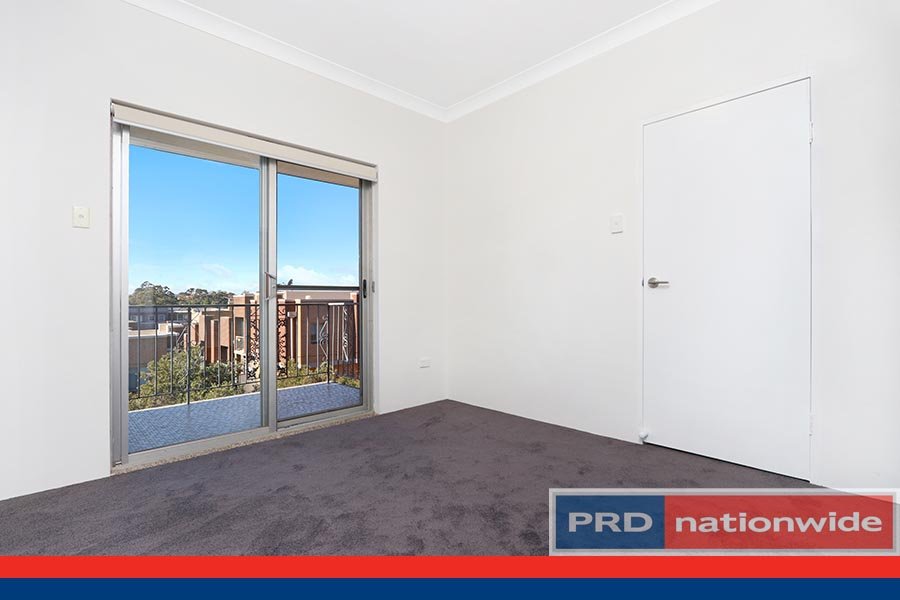 8/90 Woniora Road HURSTVILLE 5