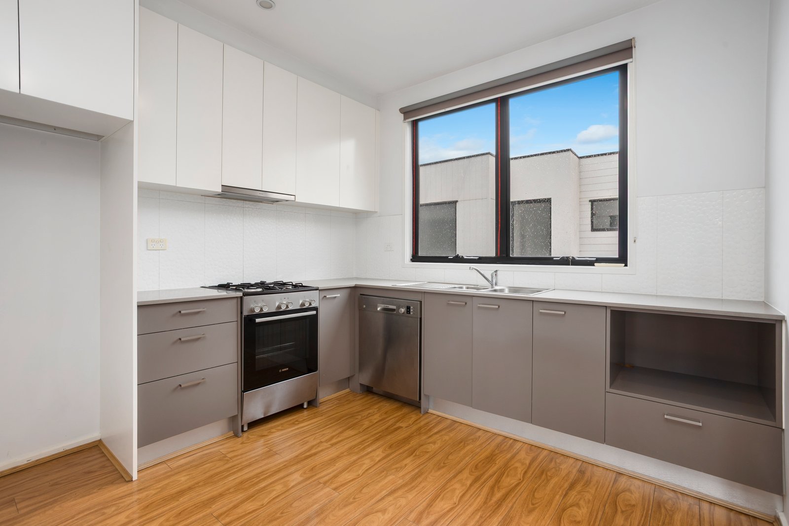 Gallery: 8/92 Cowper Street