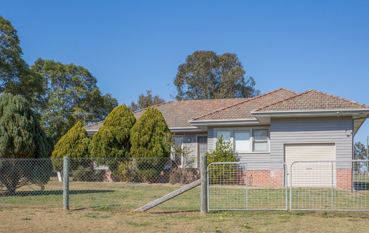 893 New England Highway LOCHINVAR 1