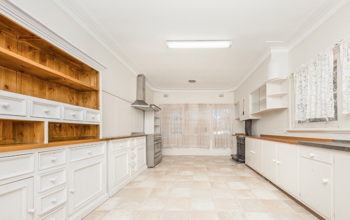 893 New England Highway LOCHINVAR 4