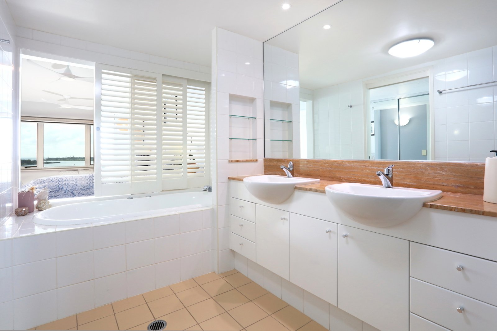 89/326 Marine Parade LABRADOR 10