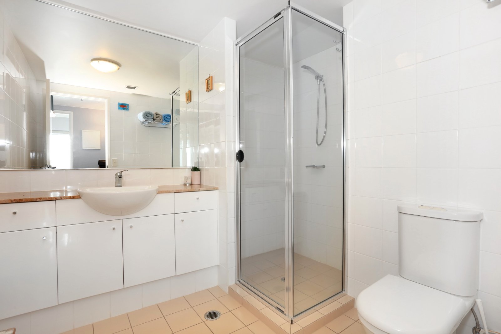 89/326 Marine Parade LABRADOR 12