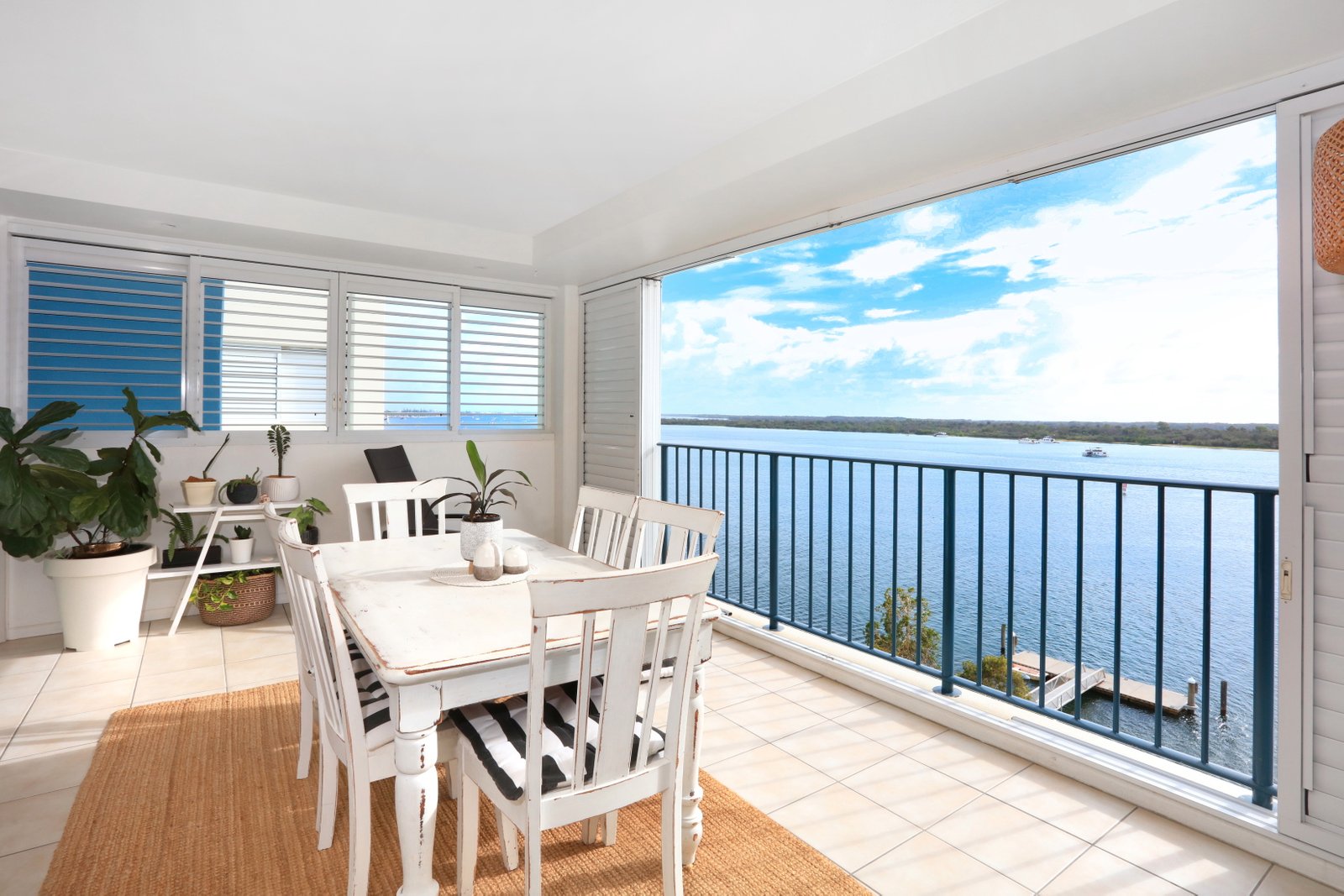 89/326 Marine Parade LABRADOR 13