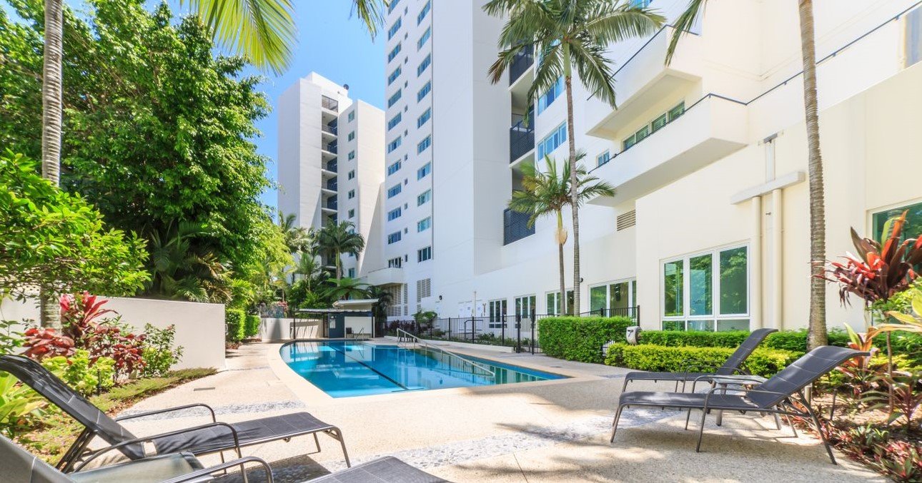 89/326 Marine Parade LABRADOR 18