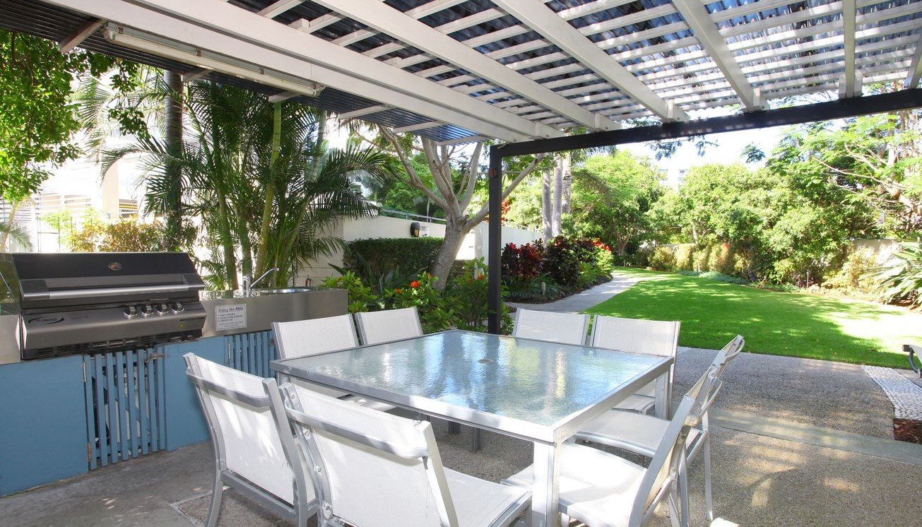 89/326 Marine Parade LABRADOR 19