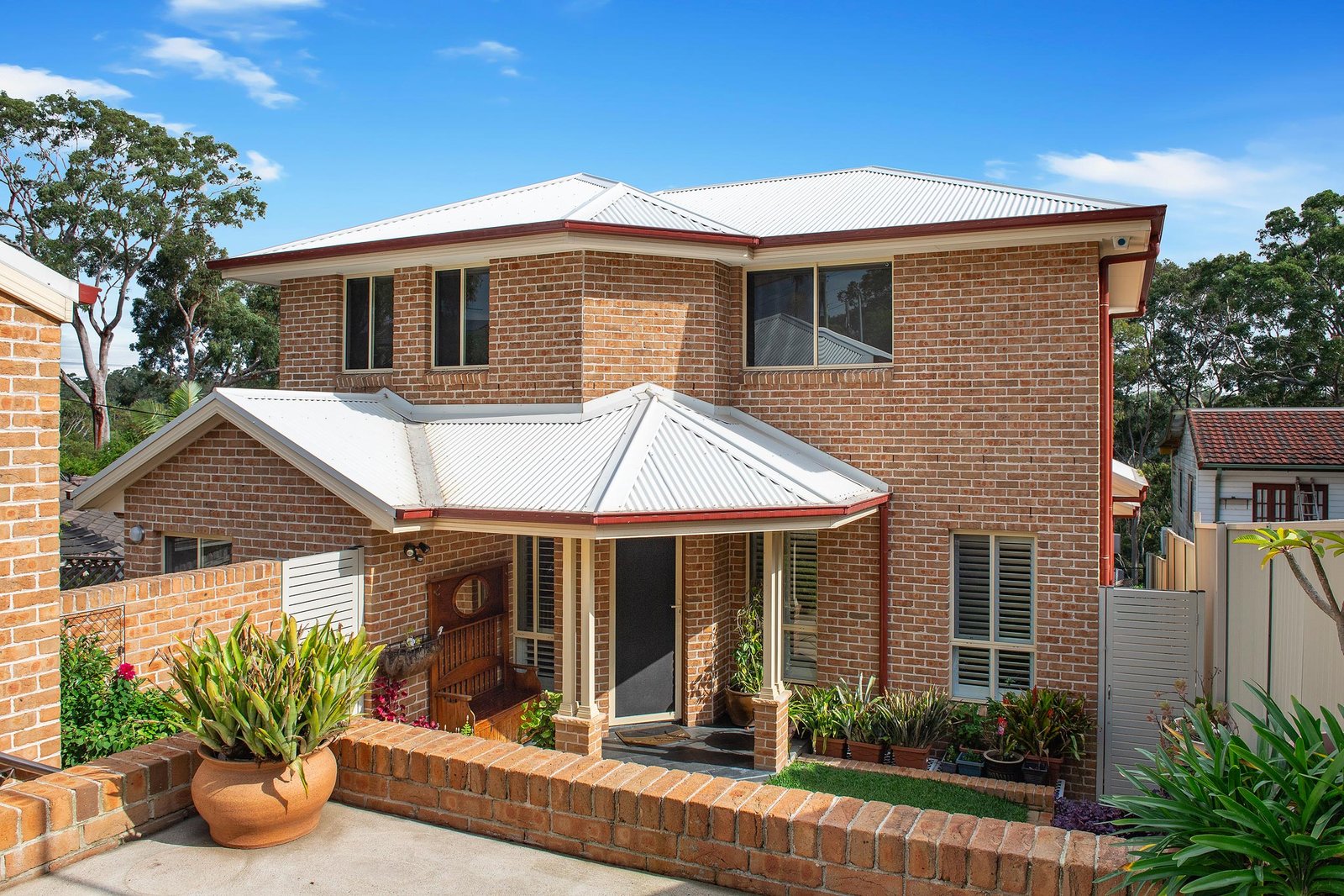 894 Henry Lawson Drive PICNIC POINT 2