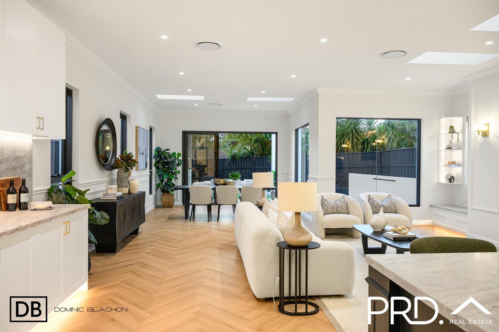 895a Henry Lawson Drive PICNIC POINT 4