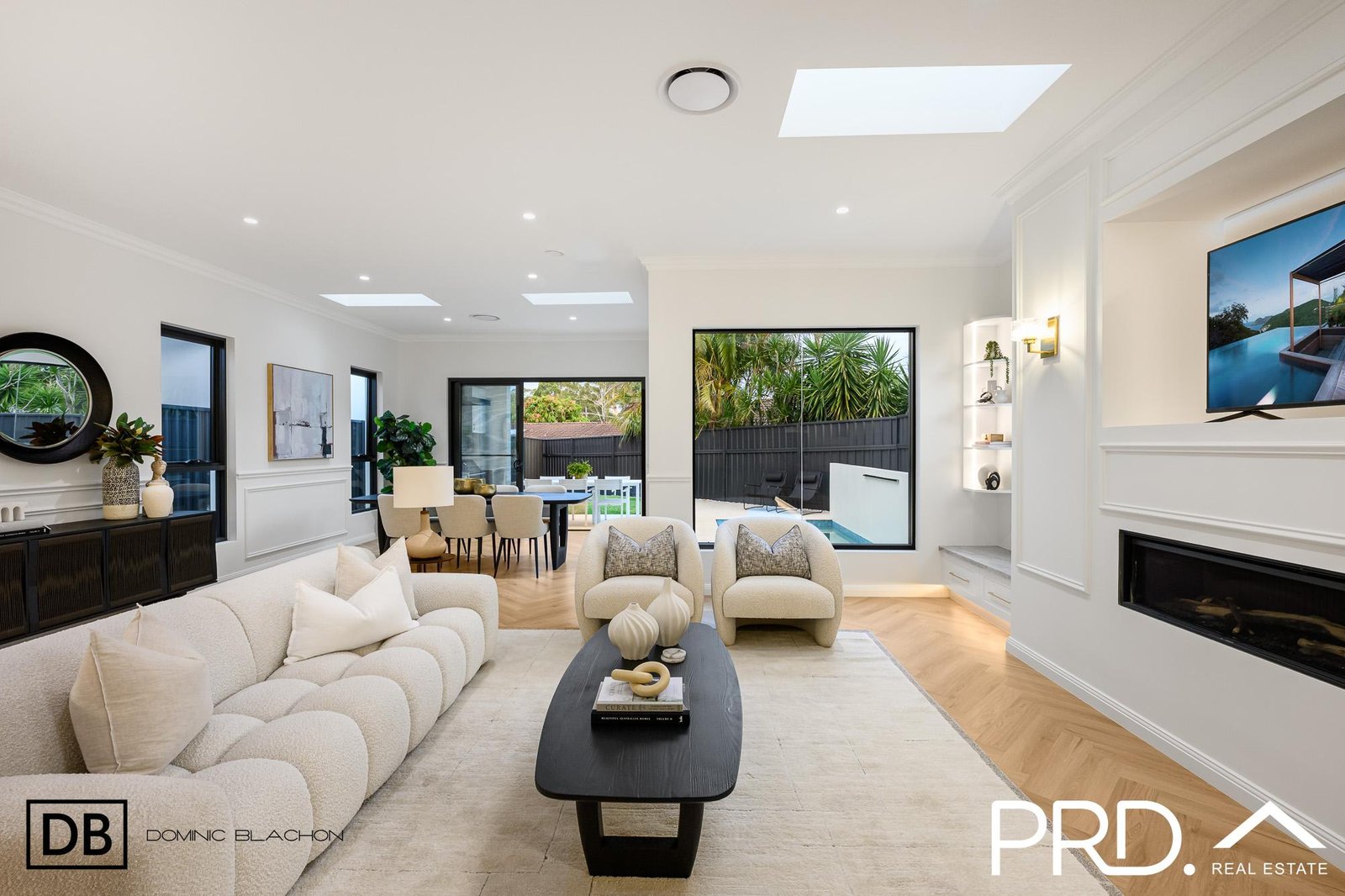 895a Henry Lawson Drive PICNIC POINT 7