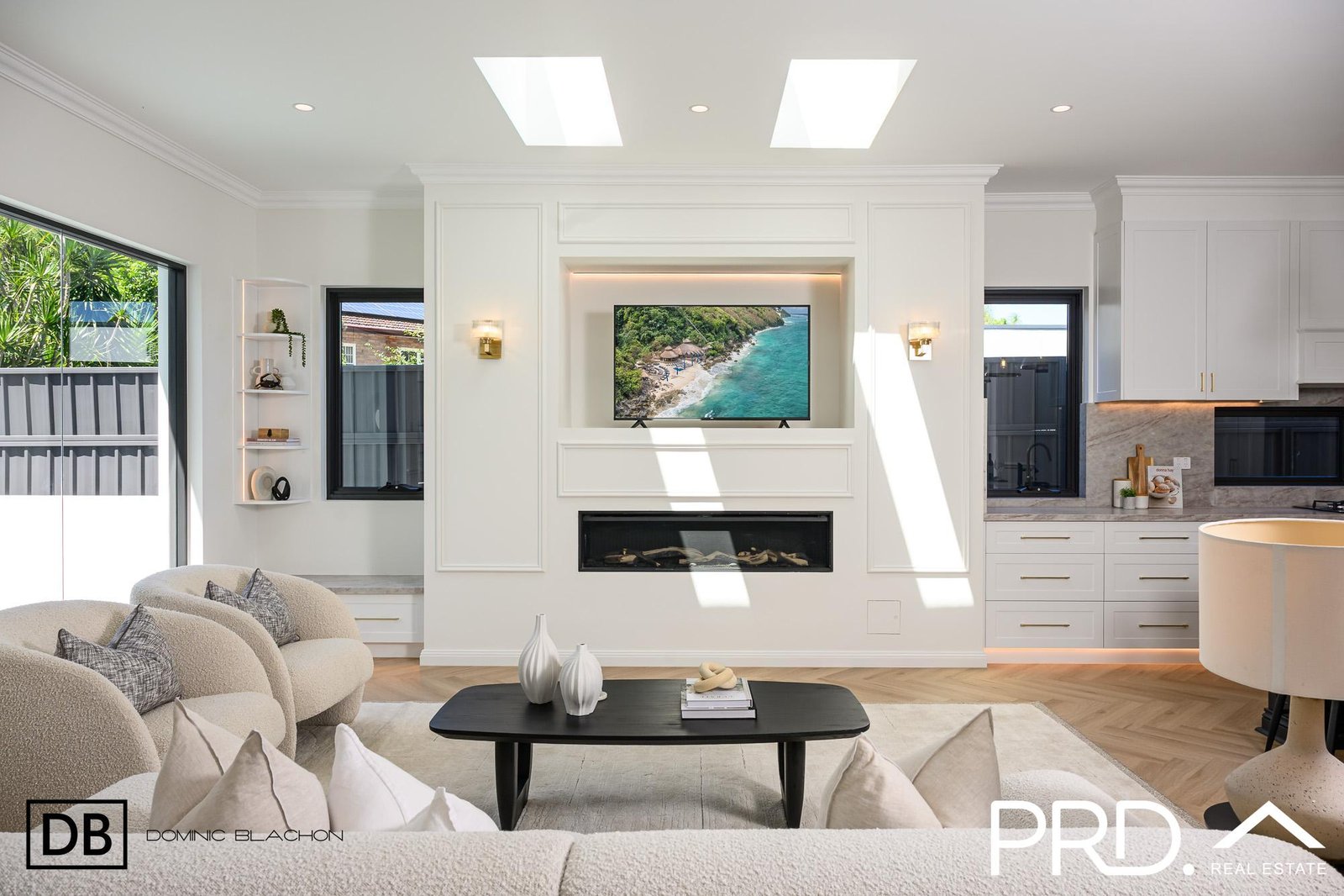 895a Henry Lawson Drive PICNIC POINT 8