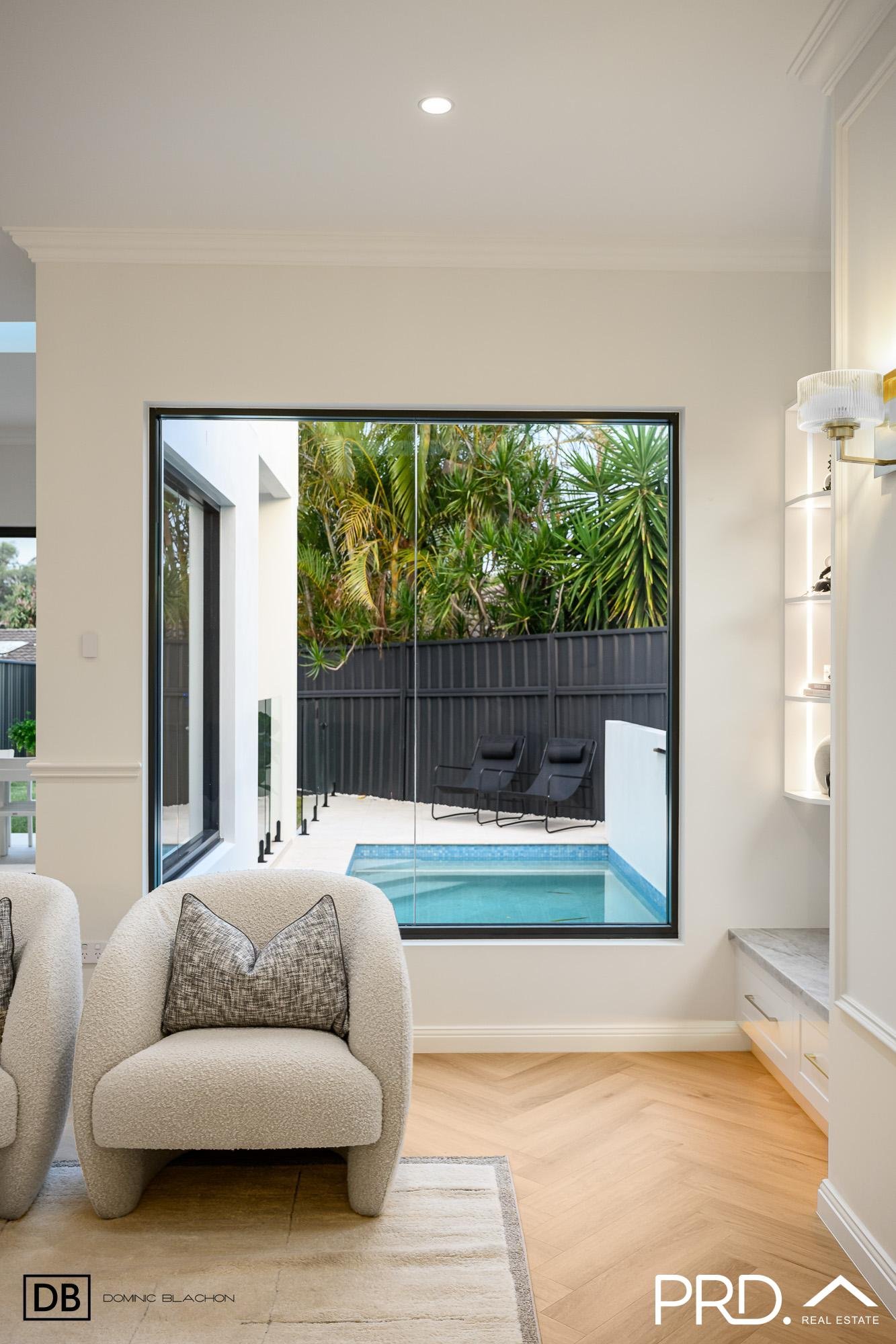 895a Henry Lawson Drive PICNIC POINT 10