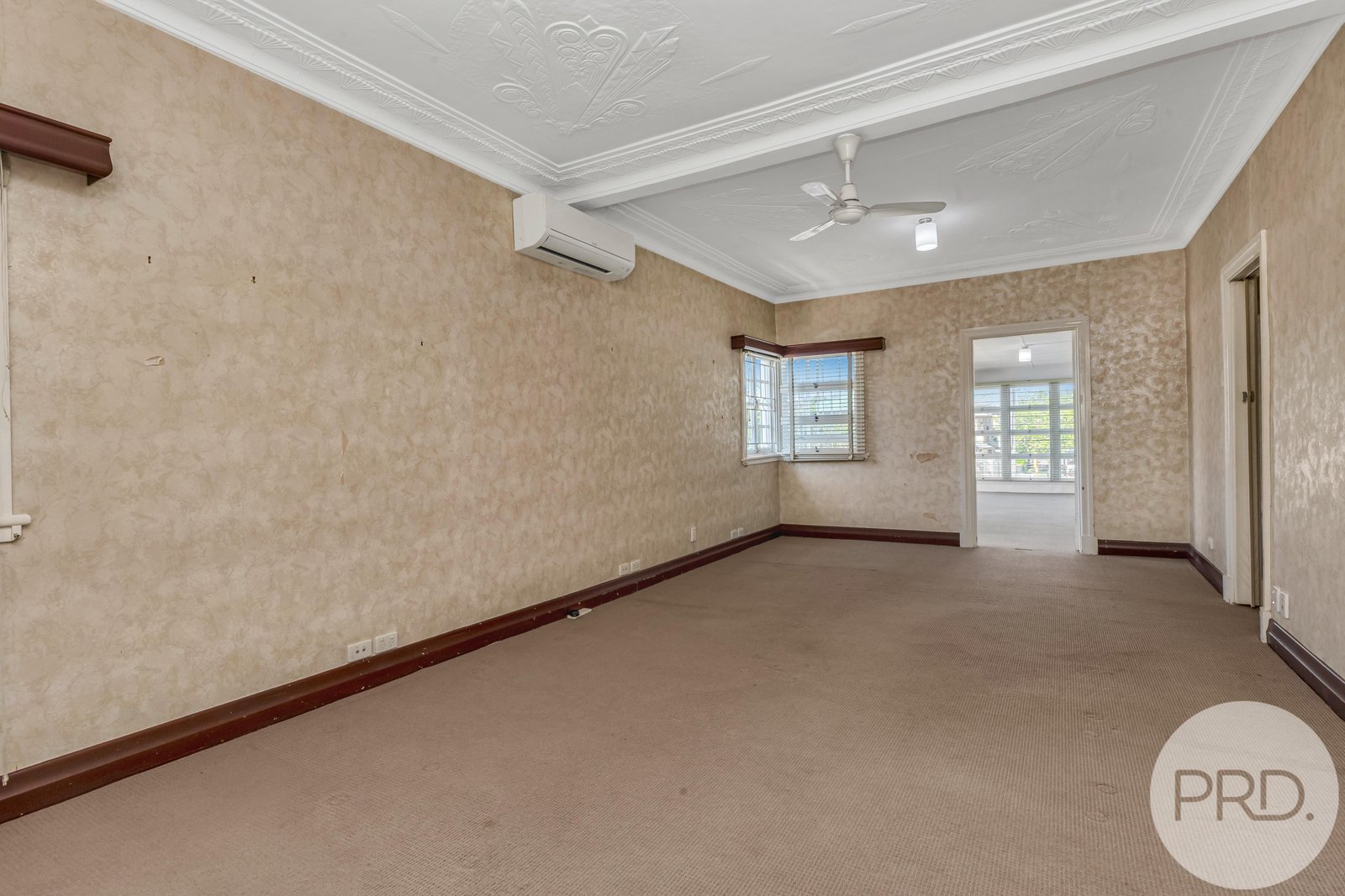 896 Sandgate Road CLAYFIELD 8