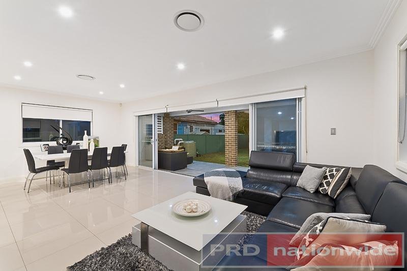 897 Henry Lawson Drive PICNIC POINT 4