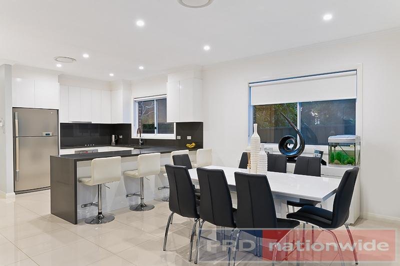 897 Henry Lawson Drive PICNIC POINT 7