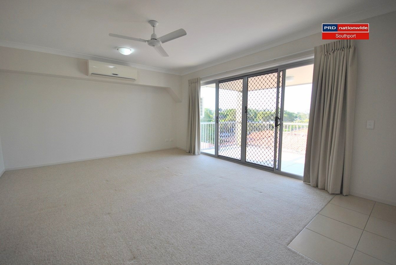 8/99 Muir Street LABRADOR 3