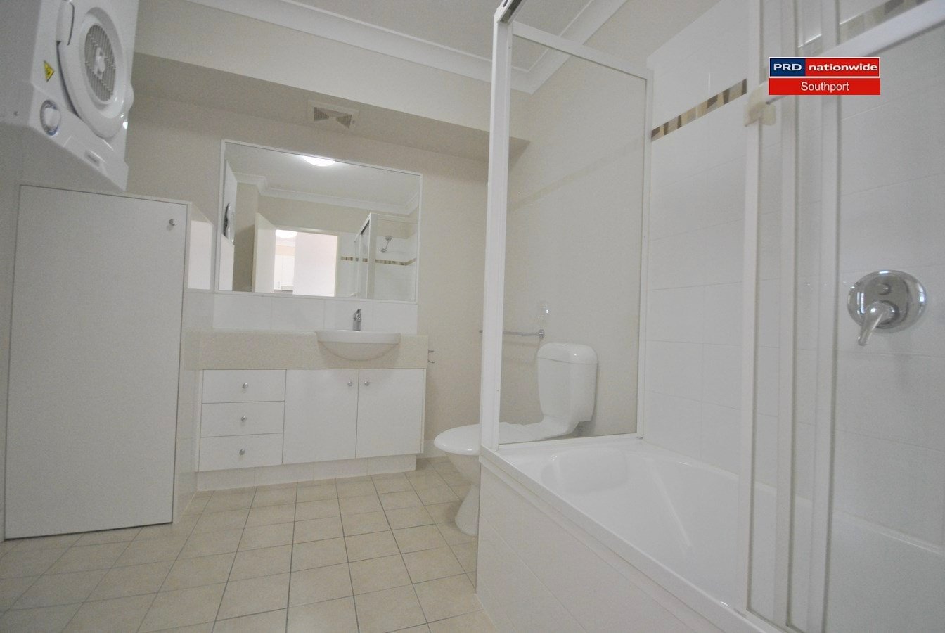 8/99 Muir Street LABRADOR 7