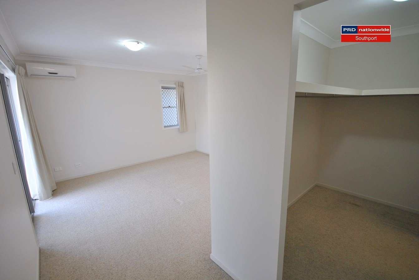 8/99 Muir Street LABRADOR 9