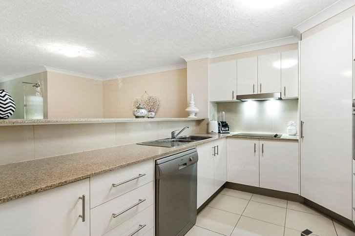 8/99 Muir Street LABRADOR 2