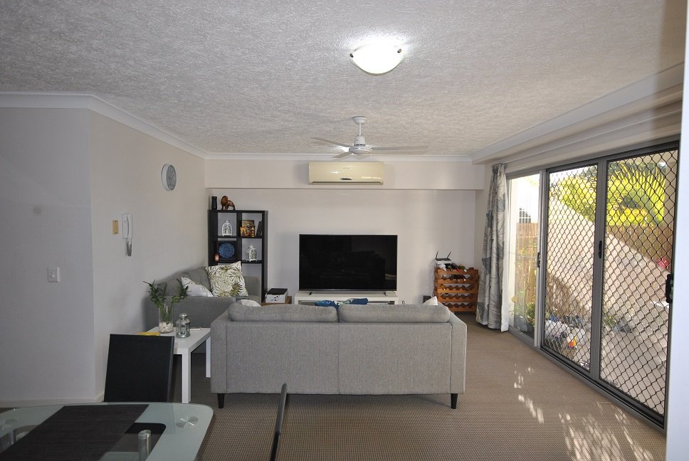 8/99 Muir Street LABRADOR 4