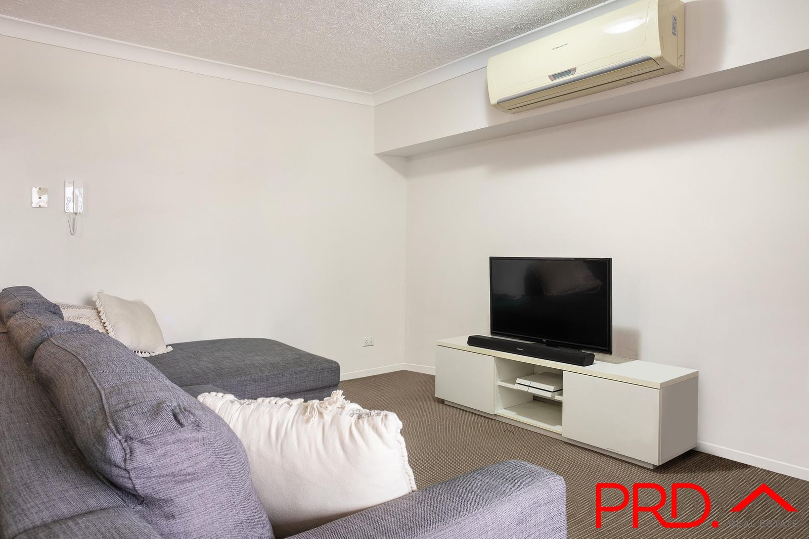 8/99 Muir Street LABRADOR 10