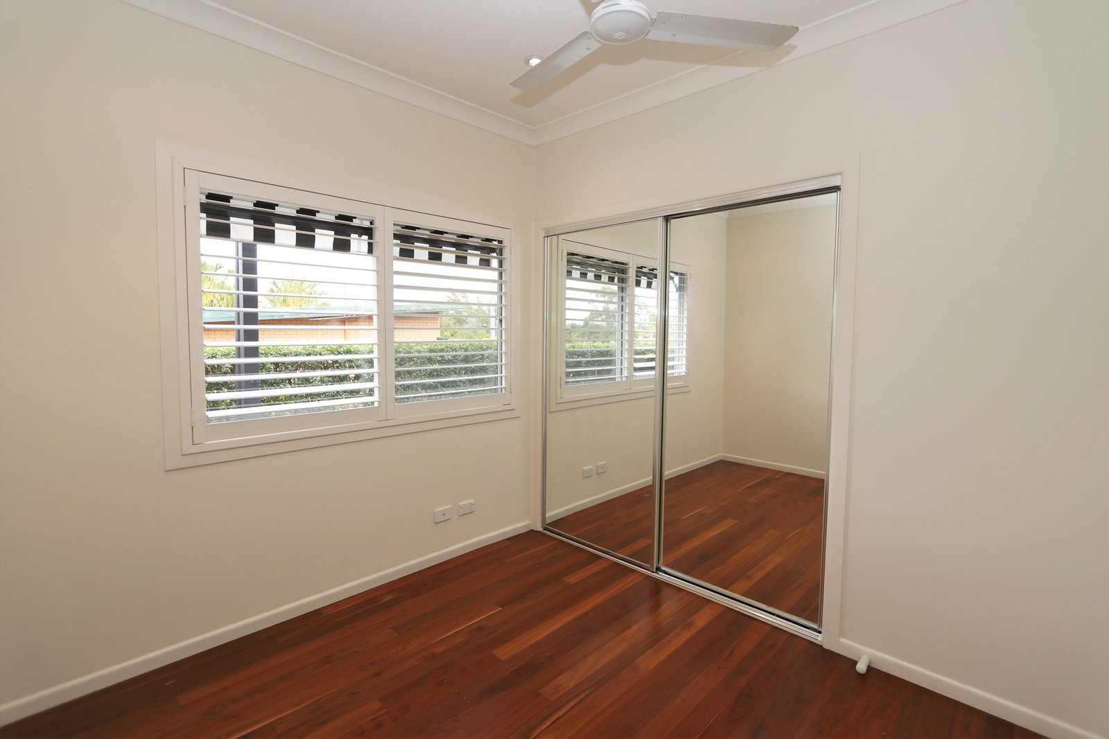 89B Turpin Road LABRADOR 9