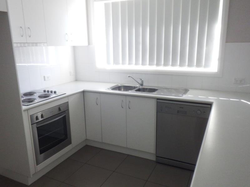 8a Bottlebrush Cove TAMWORTH 3