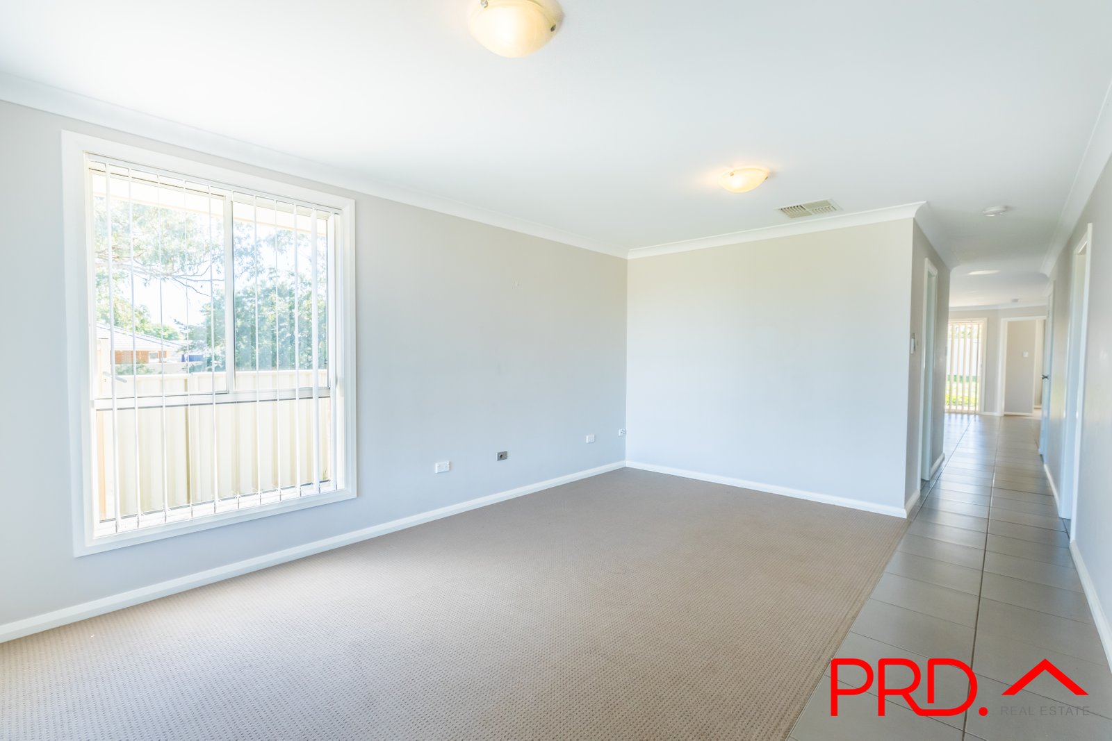 8a Bottlebrush Cove TAMWORTH 2