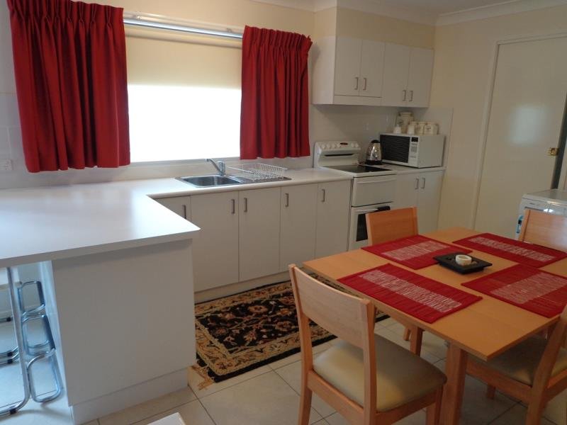 8a Cedar Close TAMWORTH 1