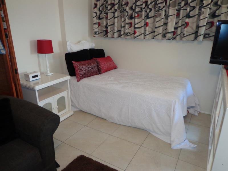 8a Cedar Close TAMWORTH 2