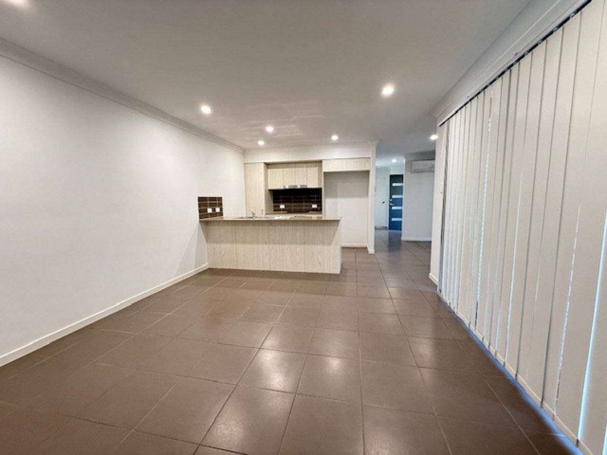 8A Daintree Court Park Ridge 4