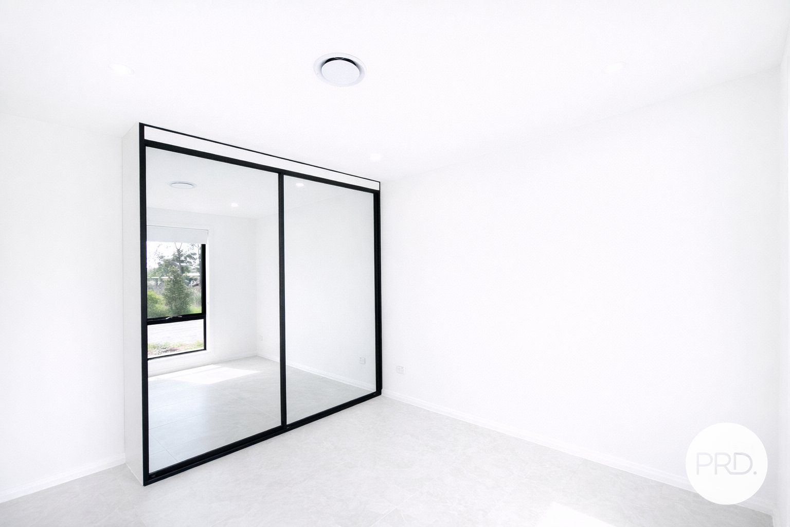 8A Dun Road AUSTRAL 7