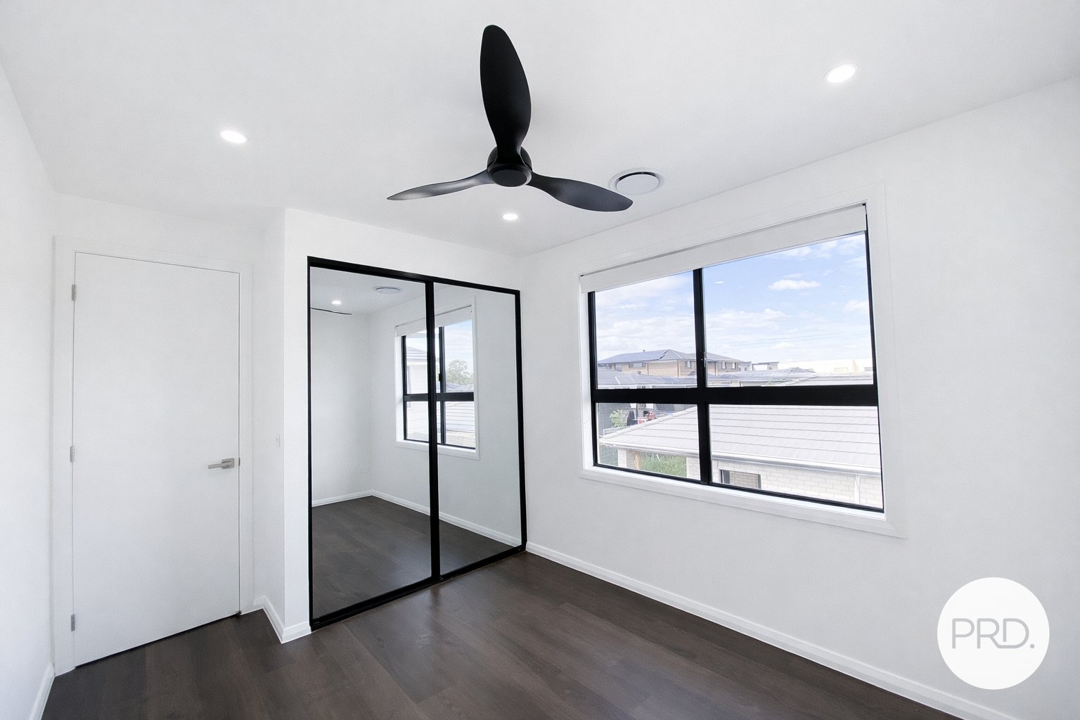 8A Dun Road AUSTRAL 10