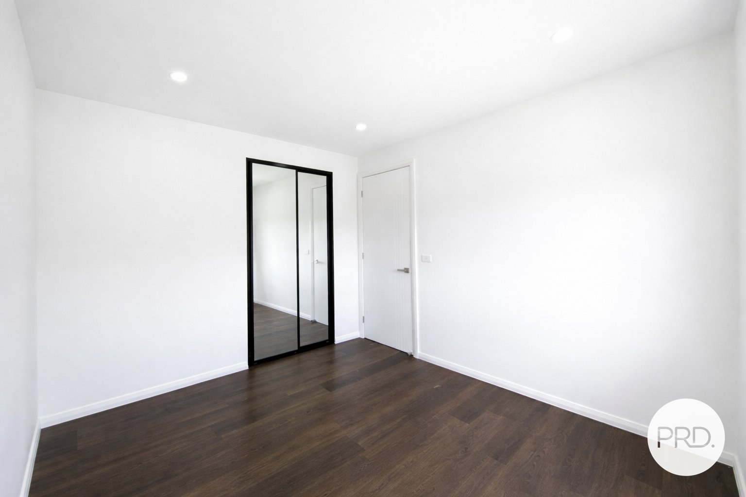 8A Dun Road AUSTRAL 12