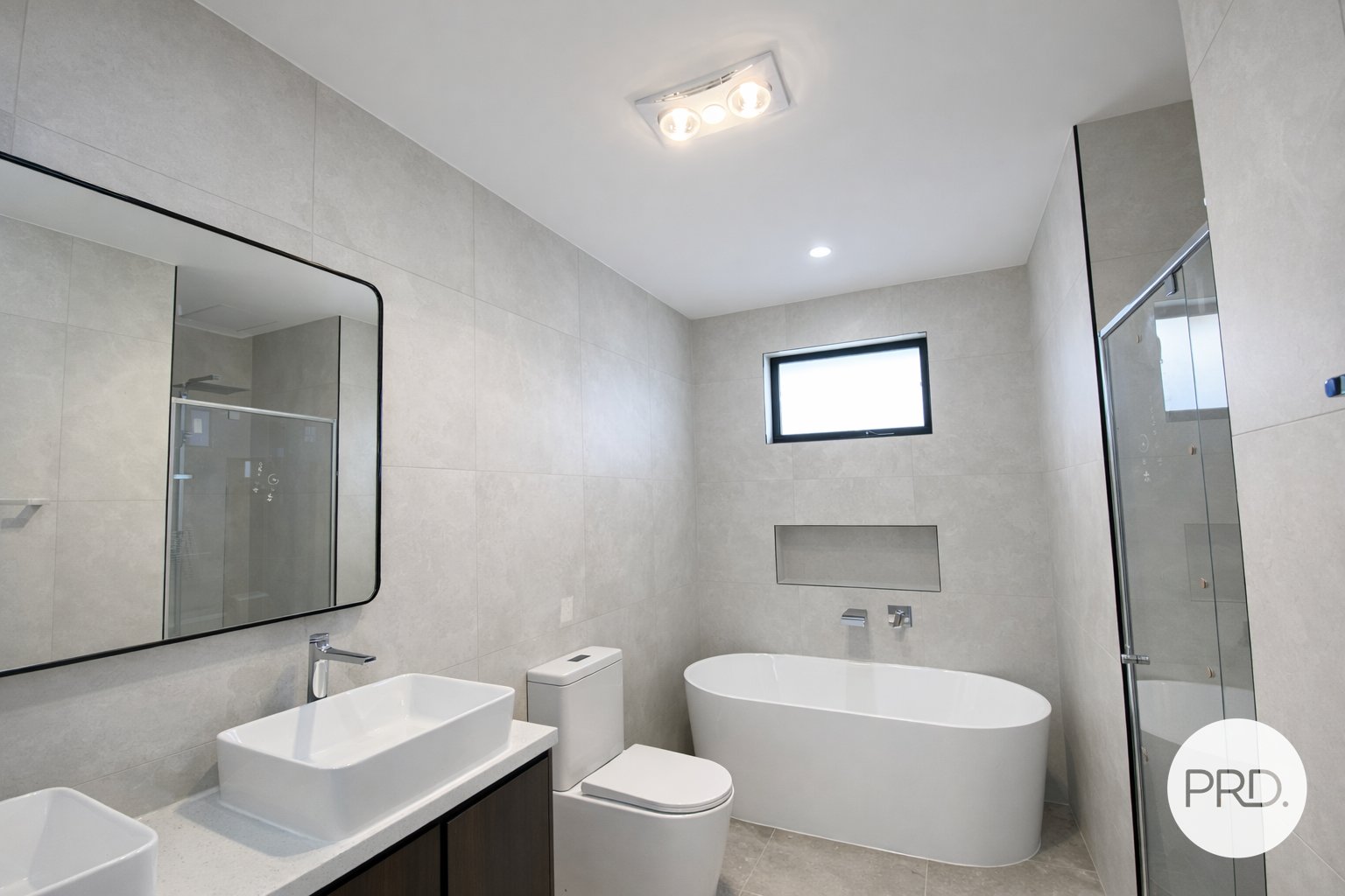 8A Dun Road AUSTRAL 14