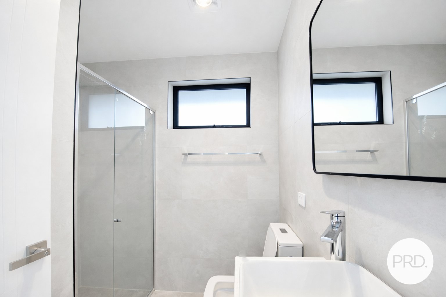 8A Dun Road AUSTRAL 16