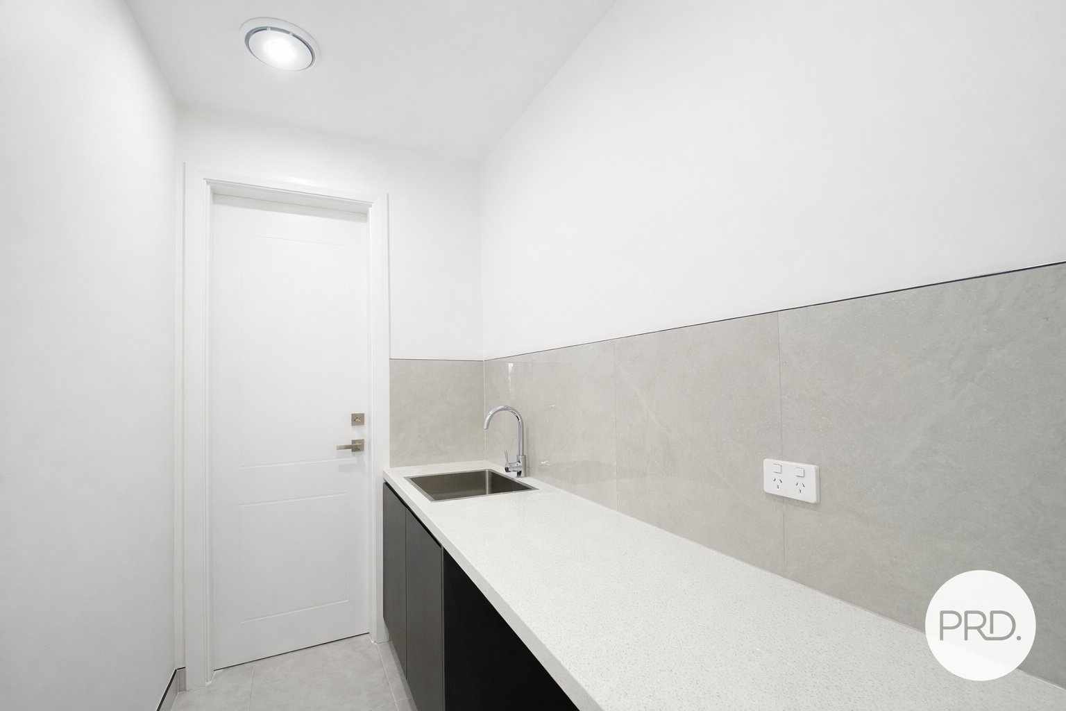 8A Dun Road AUSTRAL 17