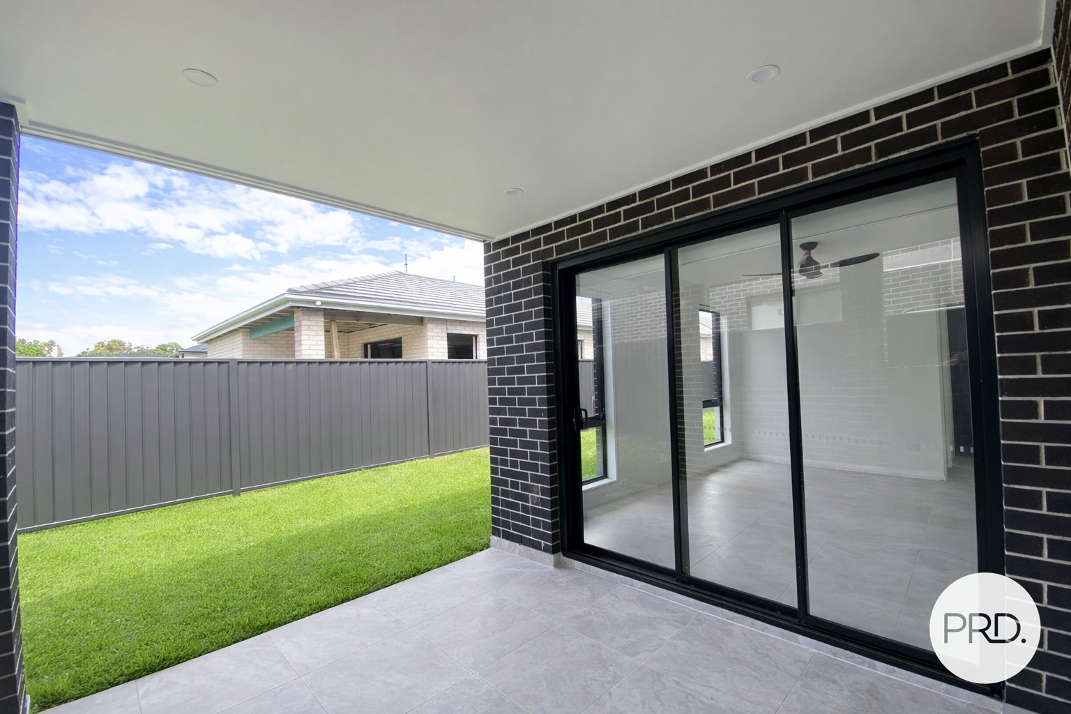 8A Dun Road AUSTRAL 18