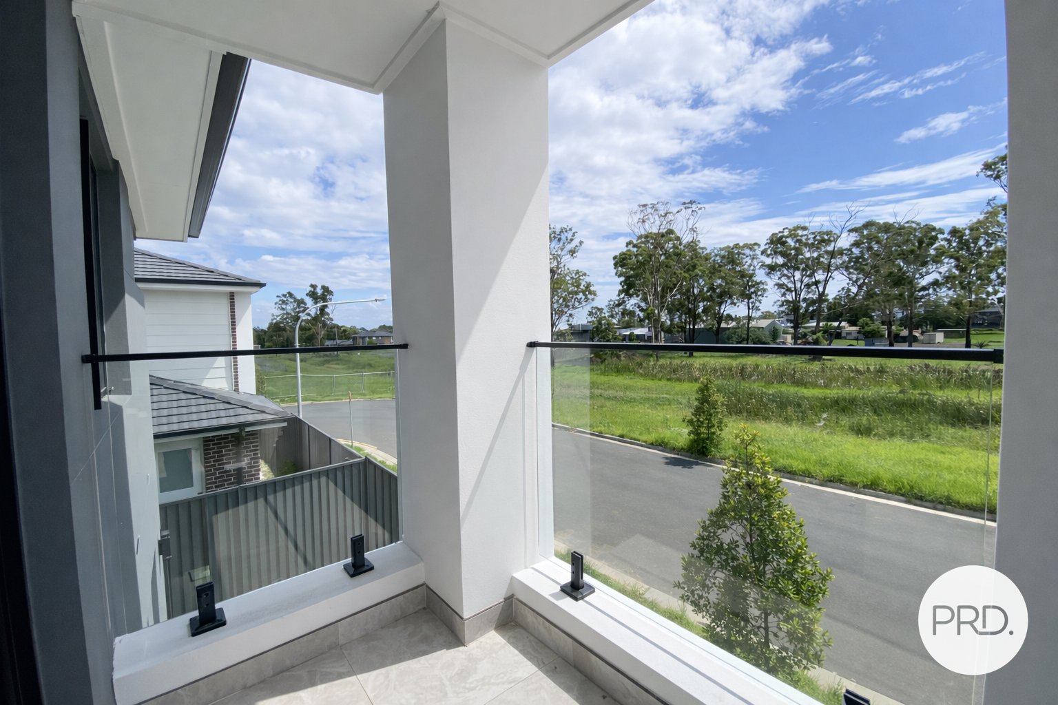 8A Dun Road AUSTRAL 20