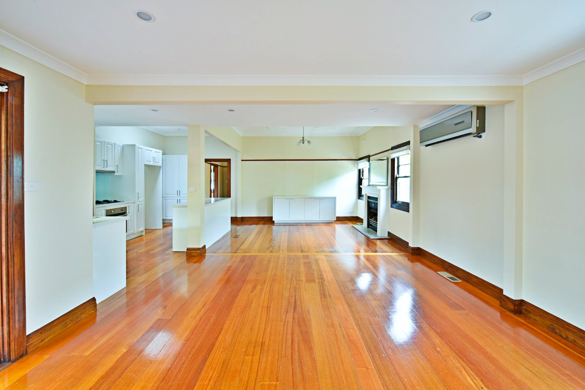 Gallery: 8A Eleebana Avenue