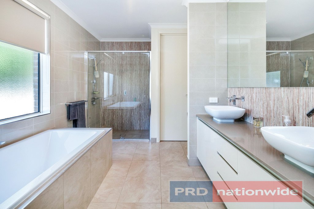 8A Flack Street BALLAN 7