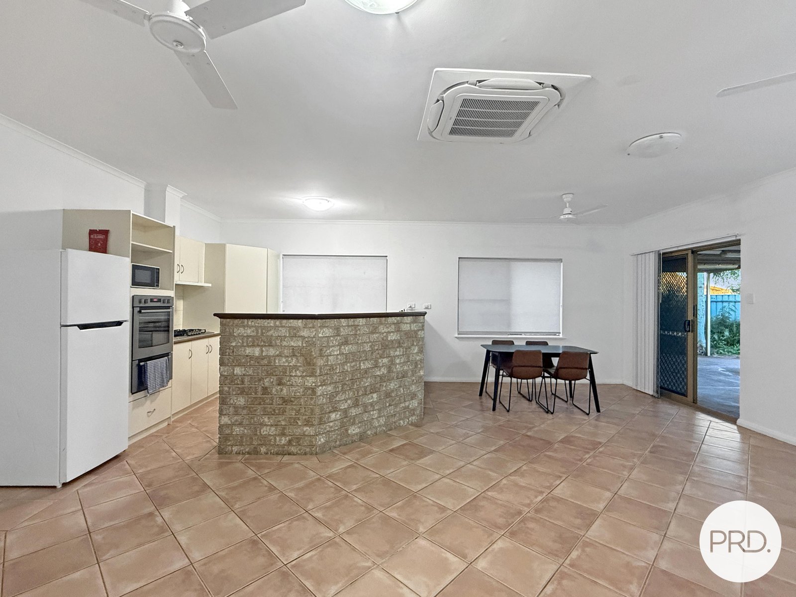 8A Garland Place MILLARS WELL 3