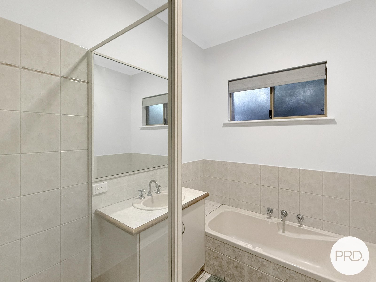 8A Garland Place MILLARS WELL 8
