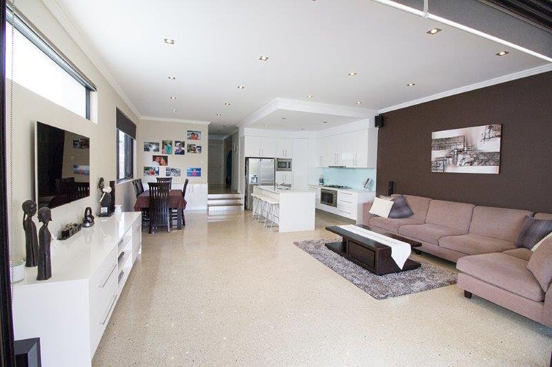 8a Giles Ave  CHIFLEY 5