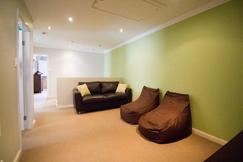8a Giles Ave  CHIFLEY 9