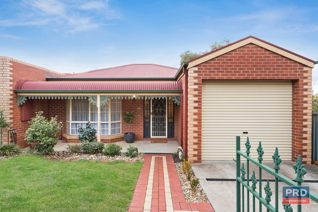 8A Hamlet Street QUARRY HILL 1