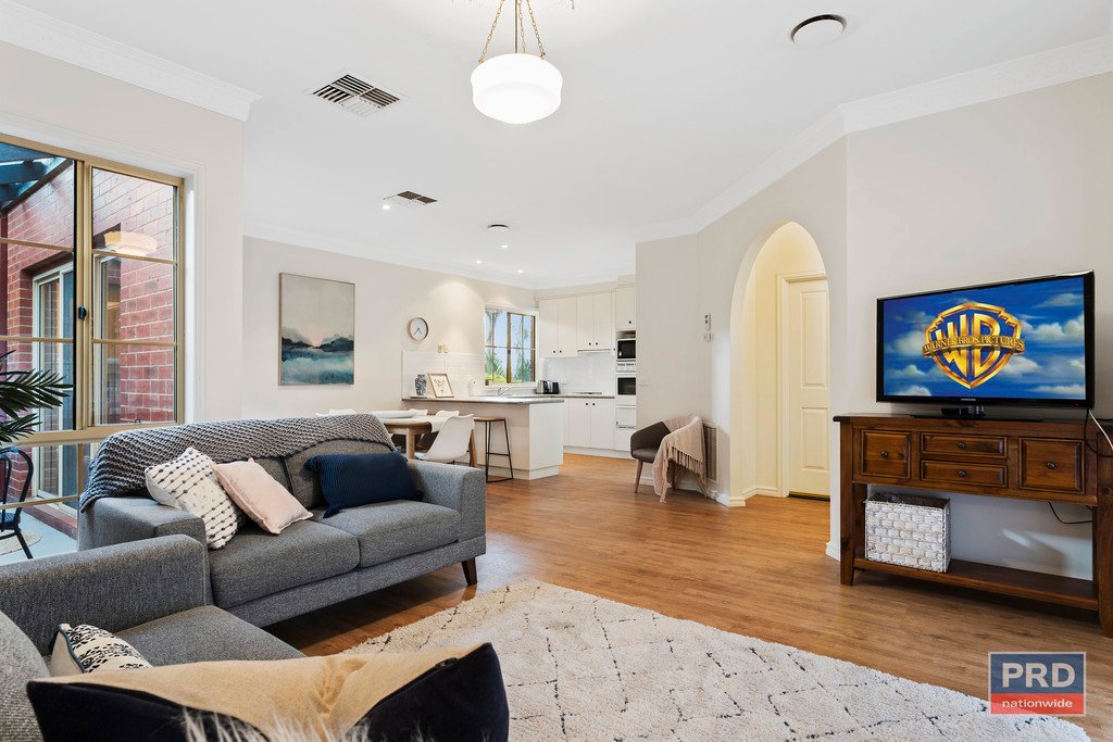 8A Hamlet Street QUARRY HILL 5